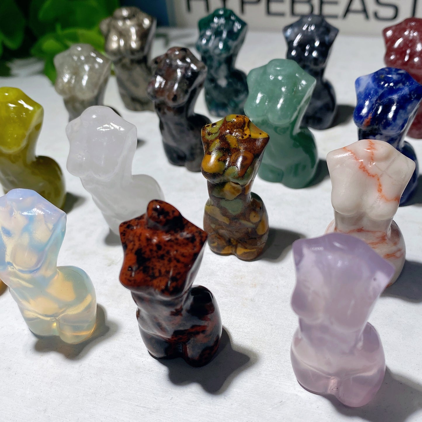 1.4" Mixed Crystal Model Carvings Bulk Wholesale