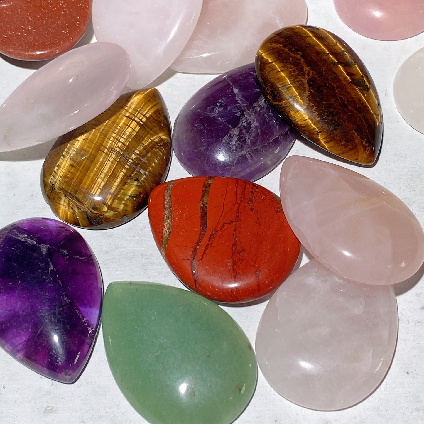 1.3" Mixed Crystal Waterdrop Shape Carvings Bag Bulk Wholesale