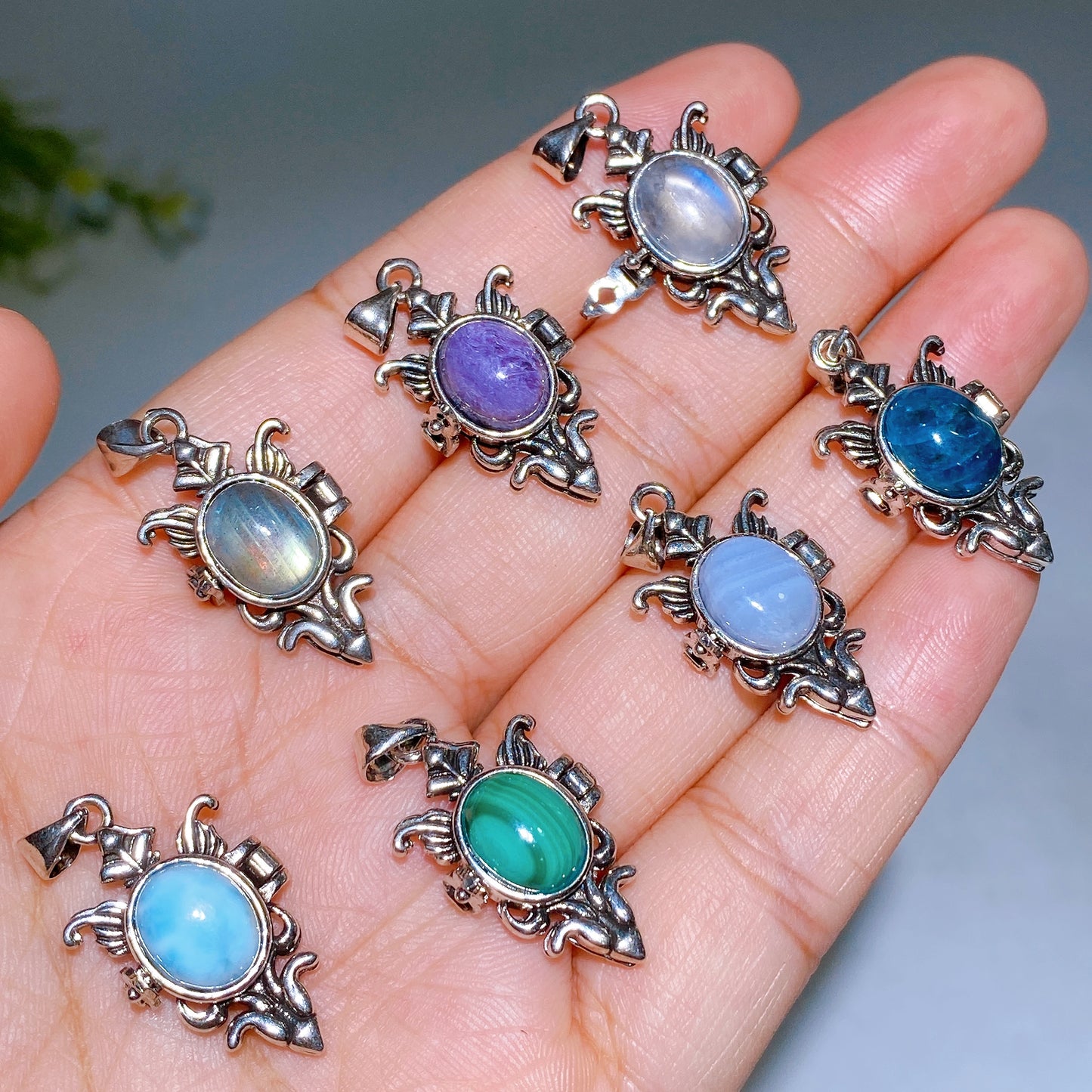 25mm Multi-Material Natural Crystal Pendant Crystal Healing Bulk Wholesale