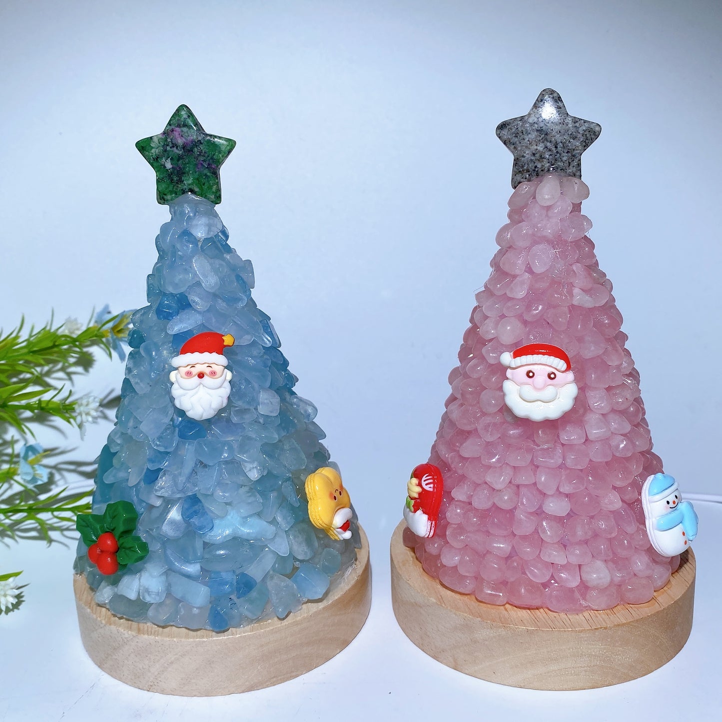 17.5cm Crystal Chips Christmas Tree Shape Lamp with Wooden Base