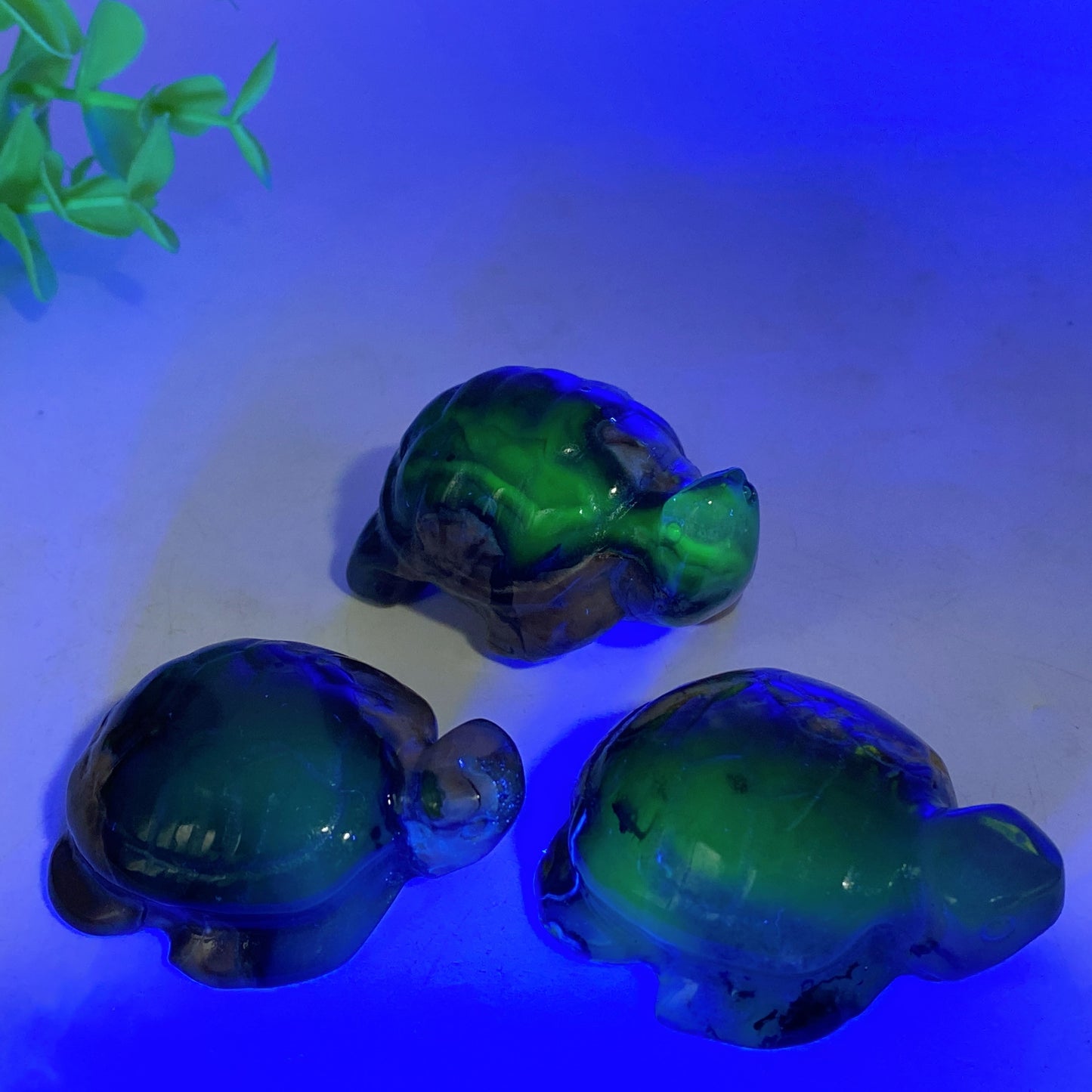 1.8"-2.1" UV Reactive Volvanic Agate Turtle Elephant Cat Wolf Animal Carving Bulk Wholesale
