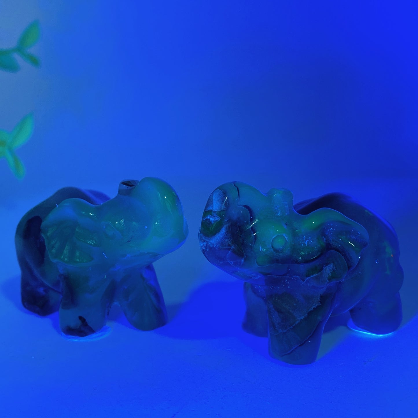 1.8"-2.1" UV Reactive Volvanic Agate Turtle Elephant Cat Wolf Animal Carving Bulk Wholesale