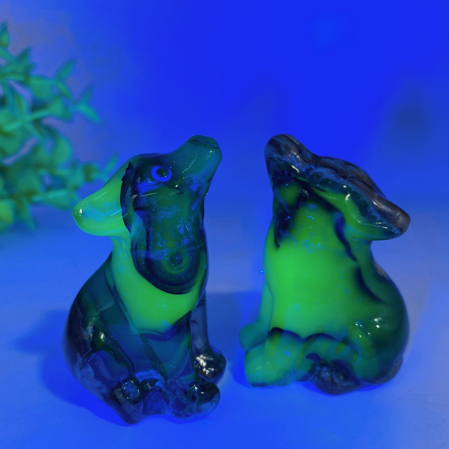 1.8"-2.1" UV Reactive Volvanic Agate Turtle Elephant Cat Wolf Animal Carving Bulk Wholesale