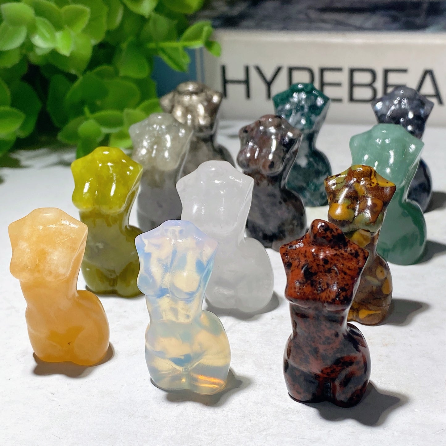 1.4" Mixed Crystal Model Carvings Bulk Wholesale
