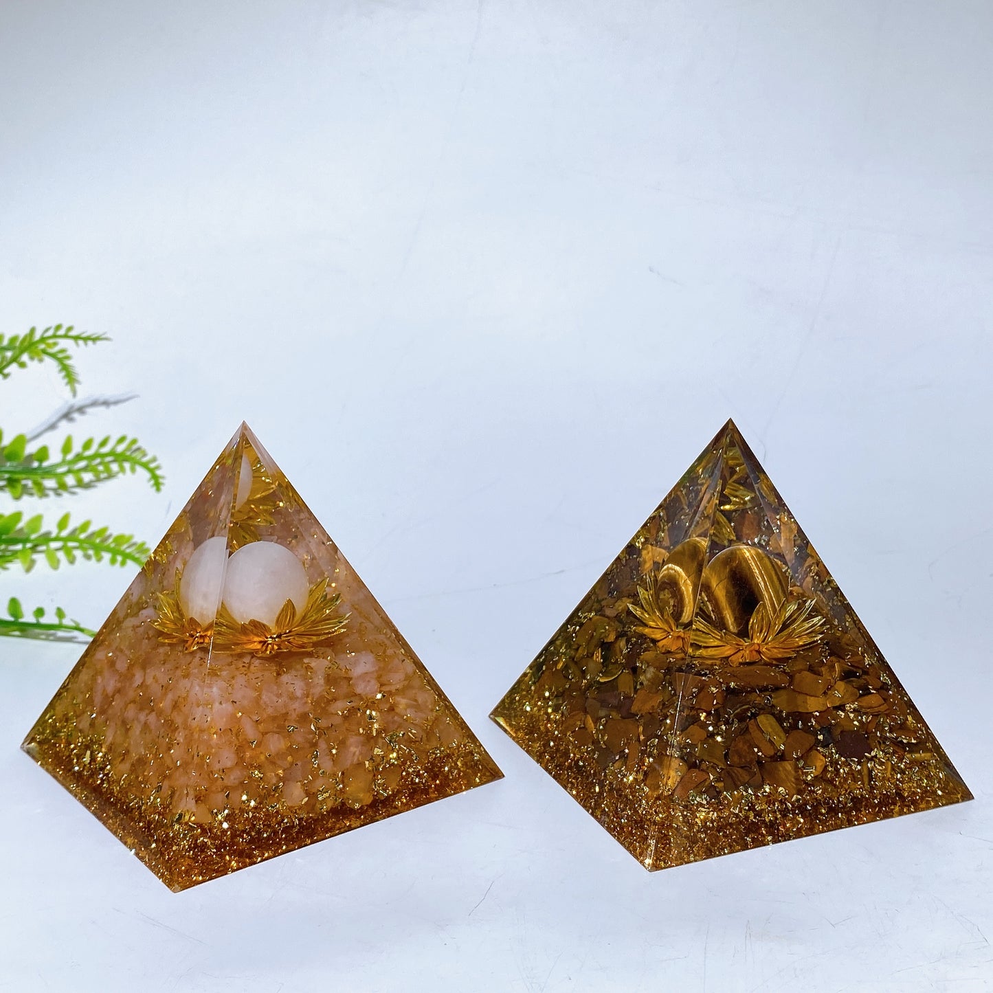 8cm Resin Crystal Chips Pyramid Carving Crystal Healing Bulk Wholesale