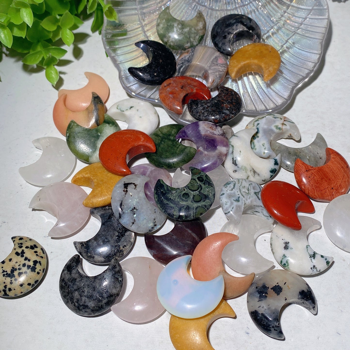 1.2" Mixed Crystal Moon Carvings Bag Bulk Wholesale